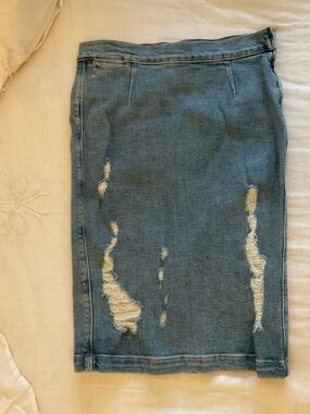 Frame Denim Distressed Light Blue Denim Pencil Skirt